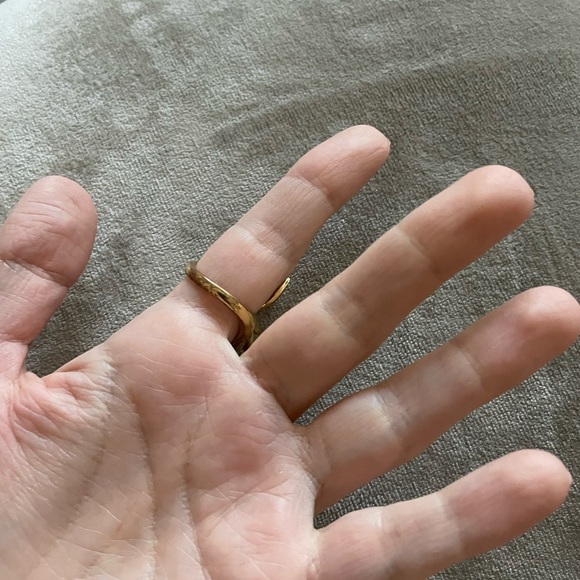 Ring - Picture 2 of 6